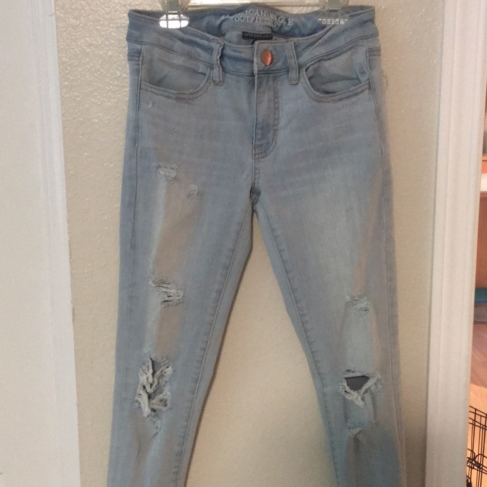 American Eagle Distressed Jegging